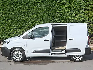 Used 2025 Citroen Berlingo Enterprise Plus White - Interior and Exterior details 11