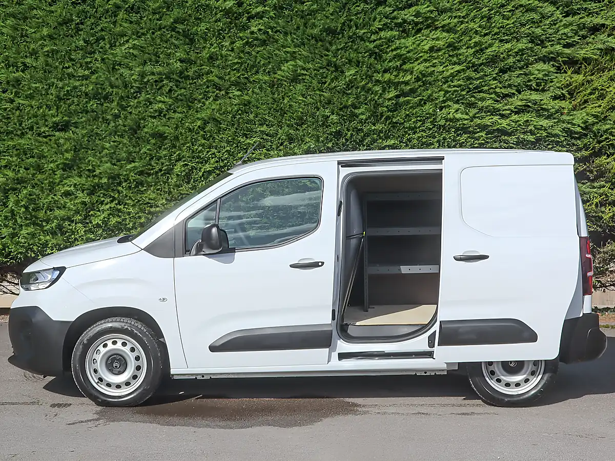 Used 2025 Citroen Berlingo Enterprise Plus White - Interior and Exterior details 11
