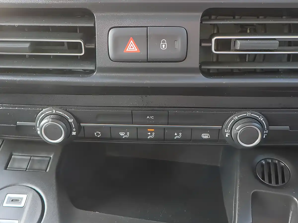 Used 2025 Citroen Berlingo Enterprise Plus White - Interior and Exterior details 14