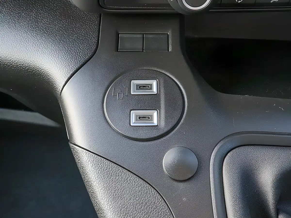 Used 2025 Citroen Berlingo Enterprise Plus White - Interior and Exterior details 15