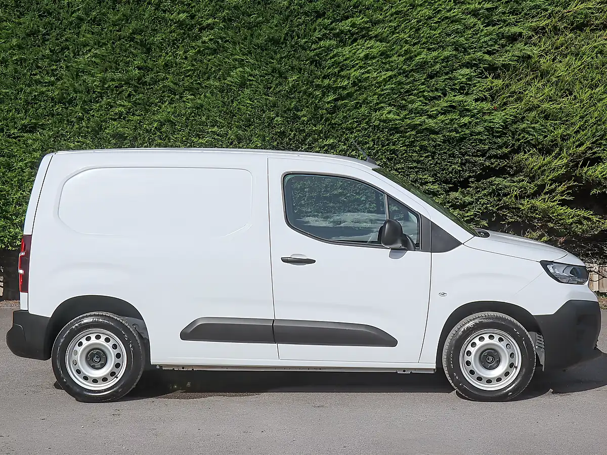 Used 2025 Citroen Berlingo Enterprise Plus White - Interior and Exterior details 5