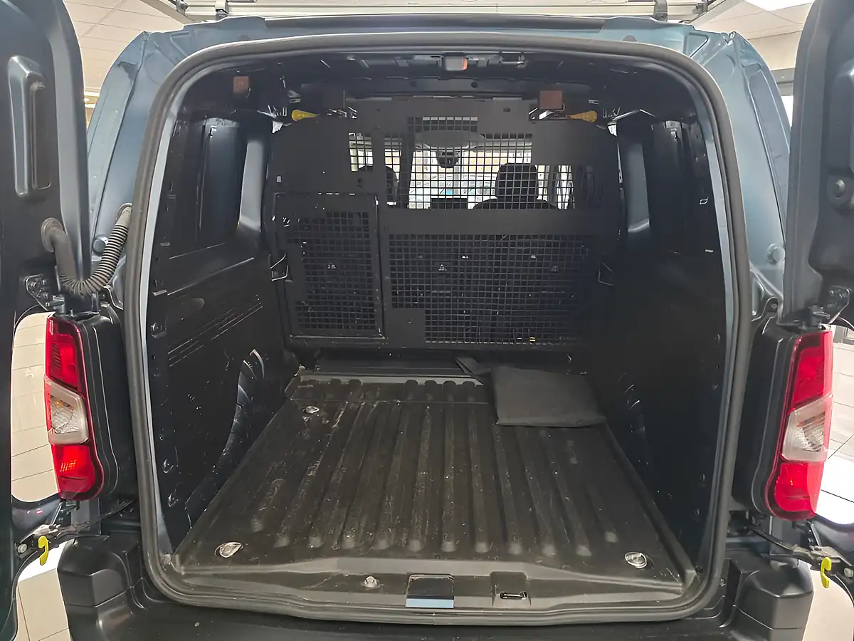 Used 2025 Citroen Berlingo Enterprise Xl Blue - Interior and Exterior details 15