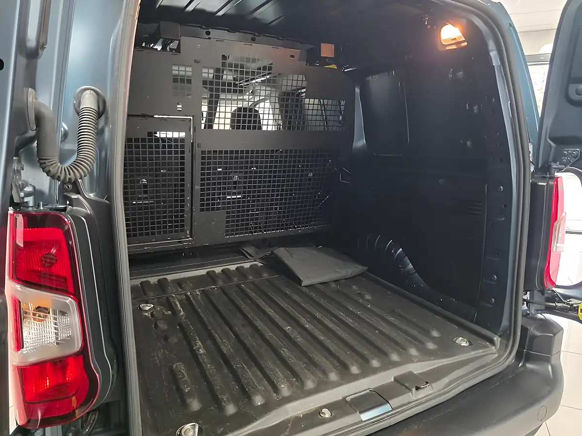 Used 2025 Citroen Berlingo Enterprise Xl Blue - Interior and Exterior details 16