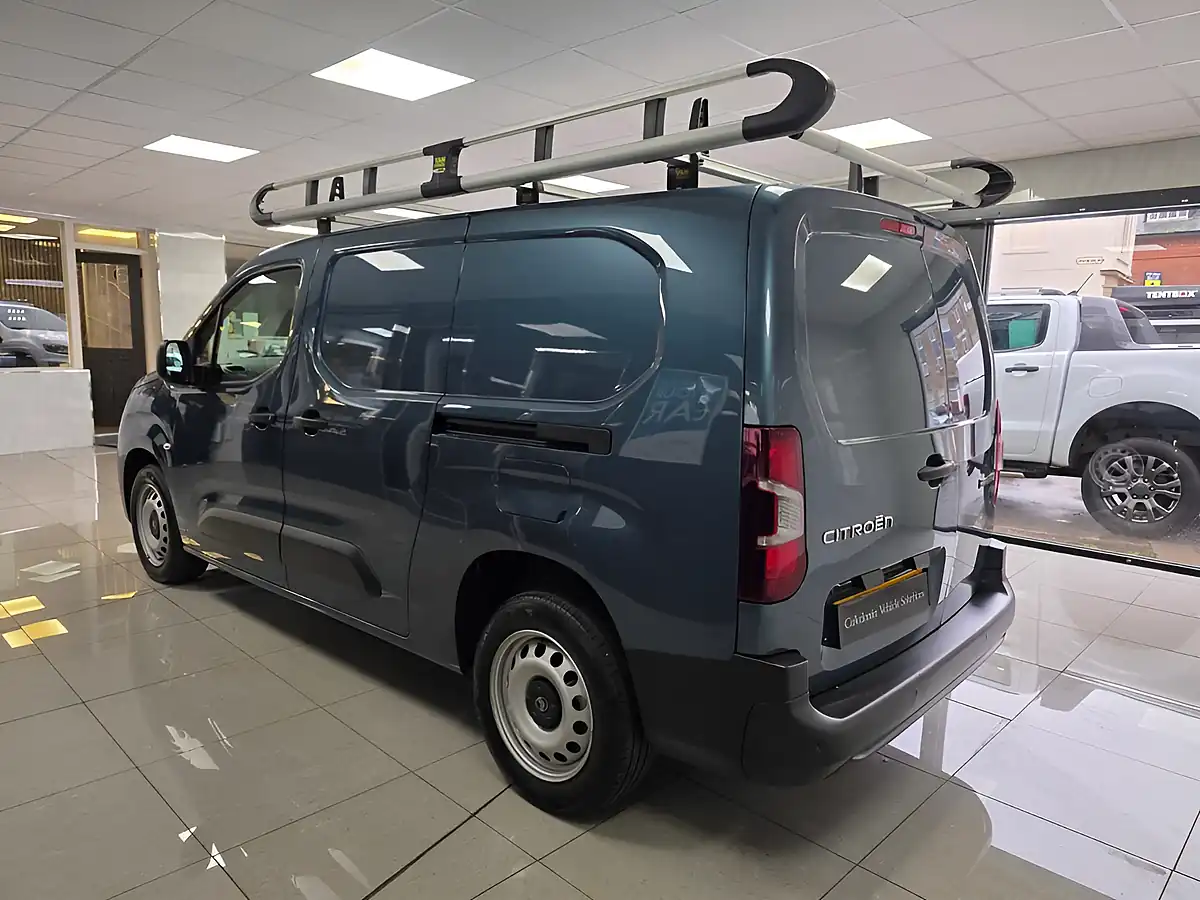 Used 2025 Citroen Berlingo Enterprise Xl Blue - Interior and Exterior details 4