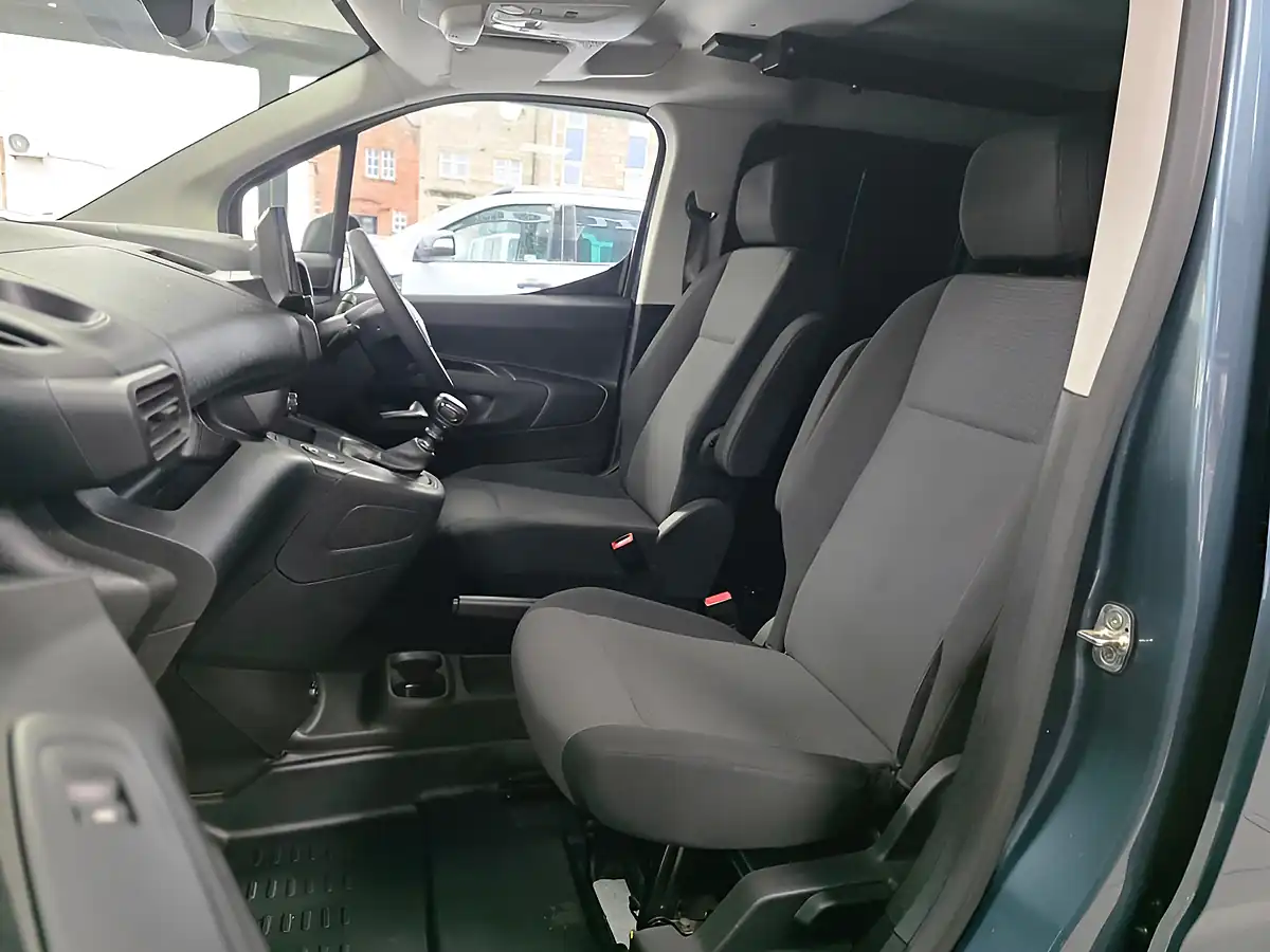 Used 2025 Citroen Berlingo Enterprise Xl Blue - Interior and Exterior details 8