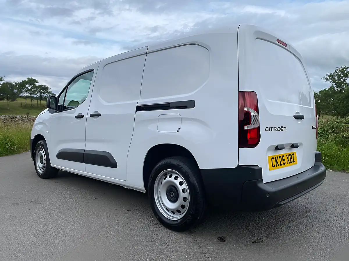Used 2025 Citroen Berlingo Enterprise Xl White - Interior and Exterior details 5