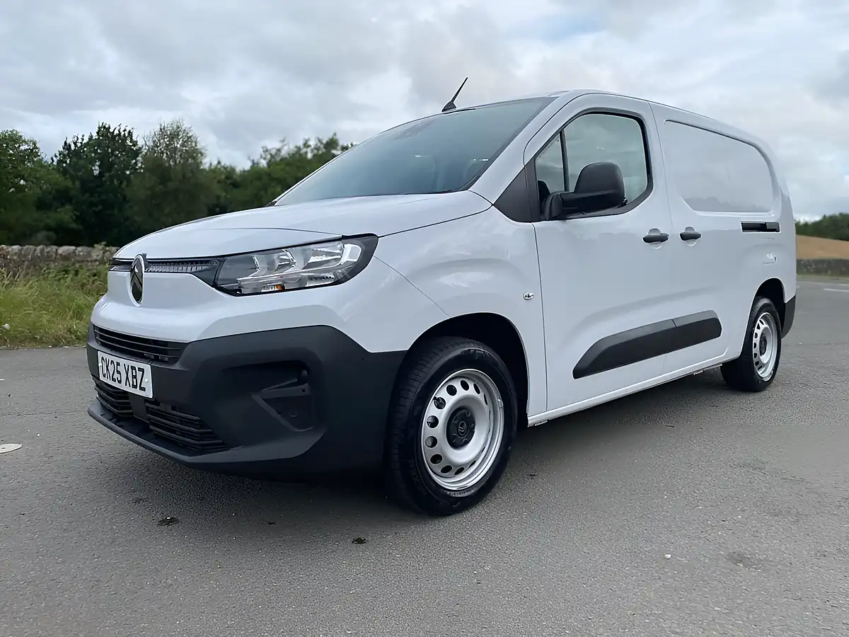 Used 2025 Citroen Berlingo Enterprise Xl White - Interior and Exterior details 6