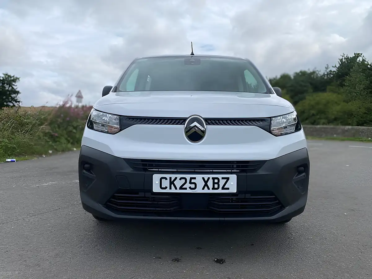 Used 2025 Citroen Berlingo Enterprise Xl White - Interior and Exterior details 7