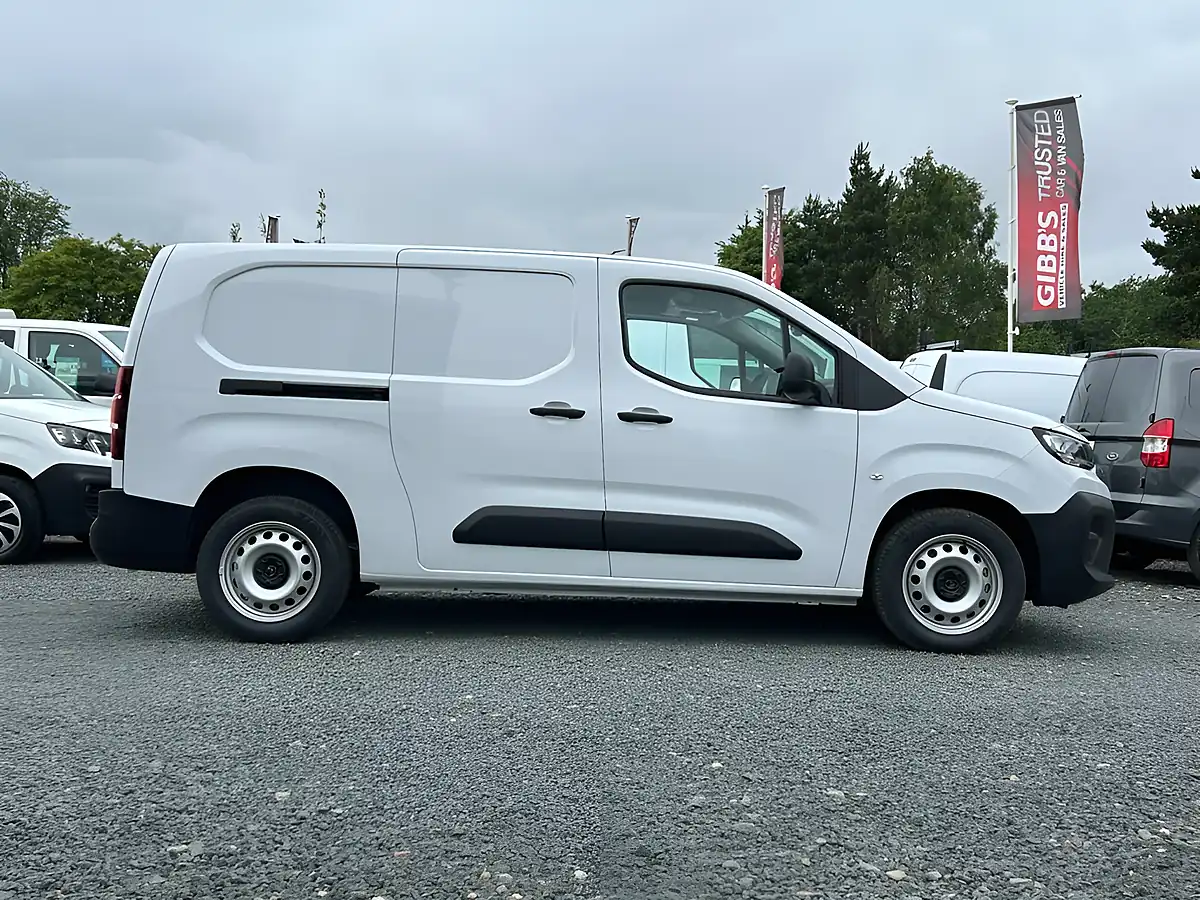 Used 2025 Citroen Berlingo Enterprise Xl White - Interior and Exterior details 3