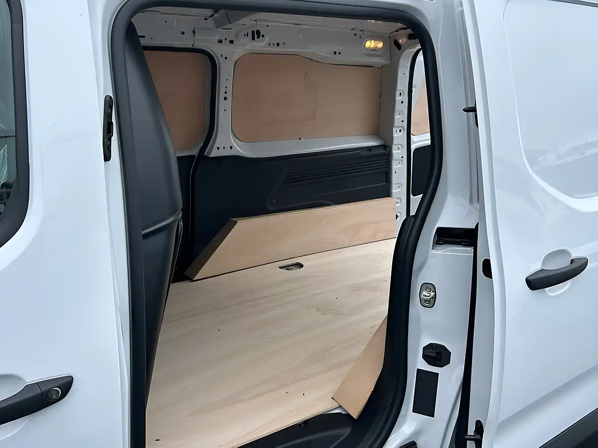Used 2025 Citroen Berlingo Enterprise Xl White - Interior and Exterior details 5