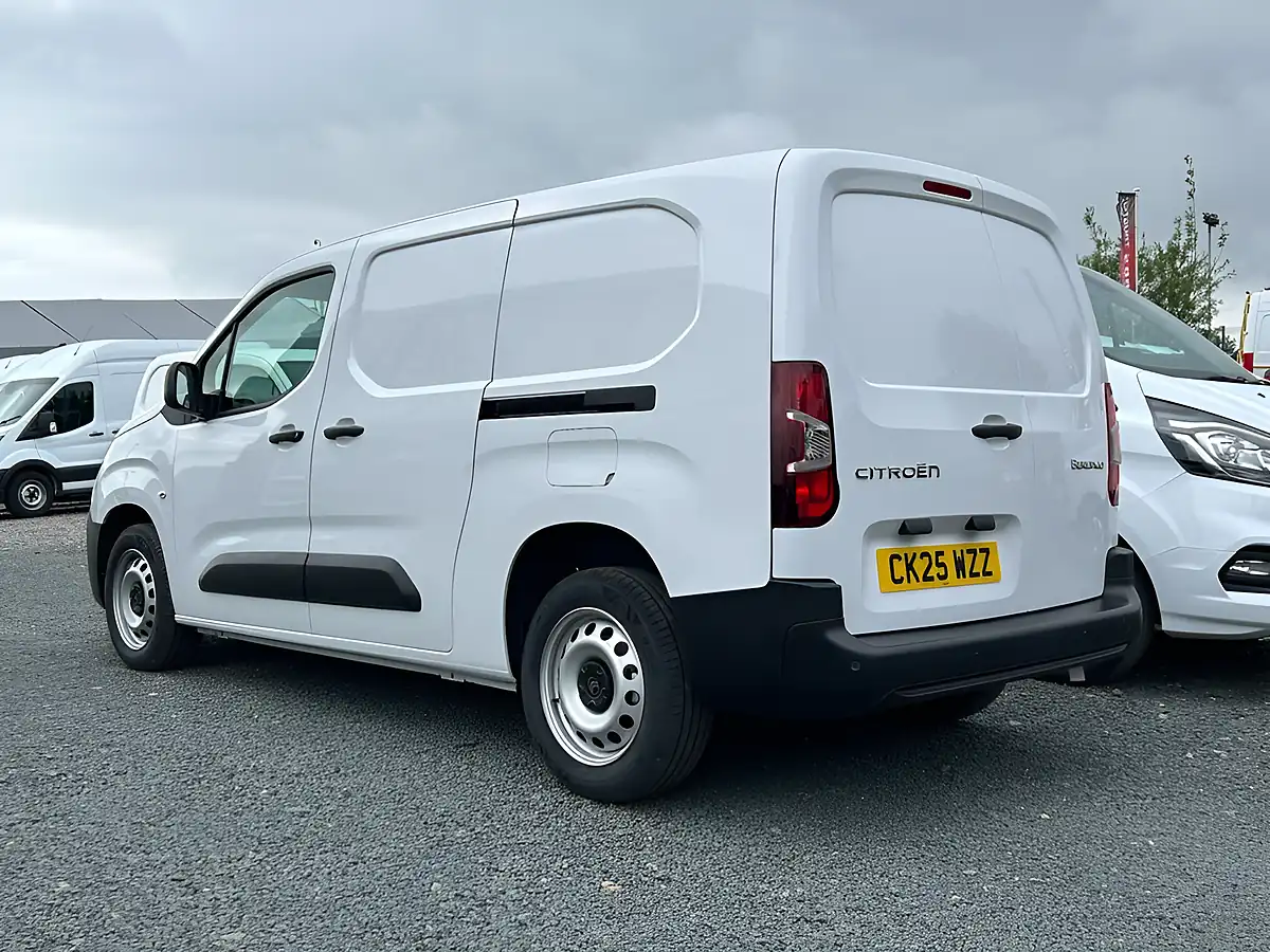 Used 2025 Citroen Berlingo Enterprise Xl White - Interior and Exterior details 8