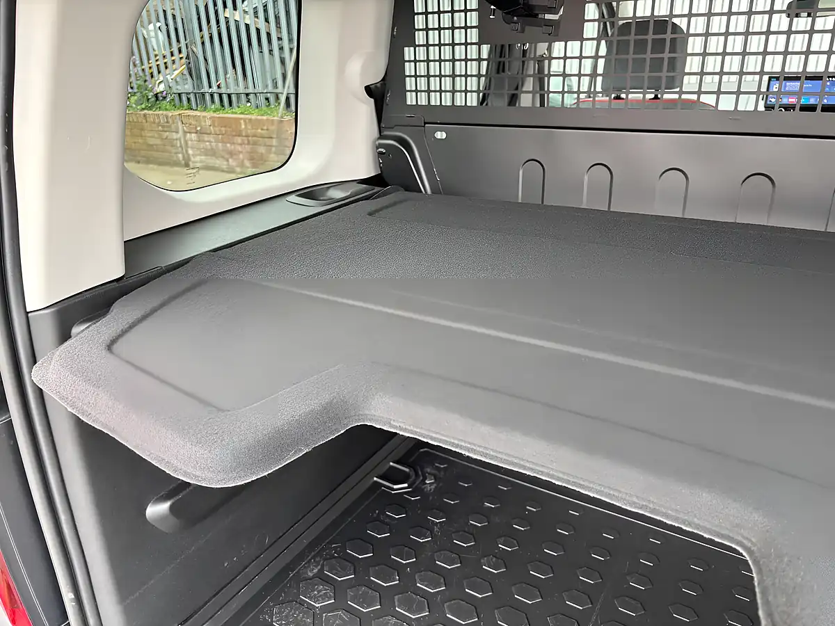Used 2025 Citroen Berlingo Max M White - Interior and Exterior details 17