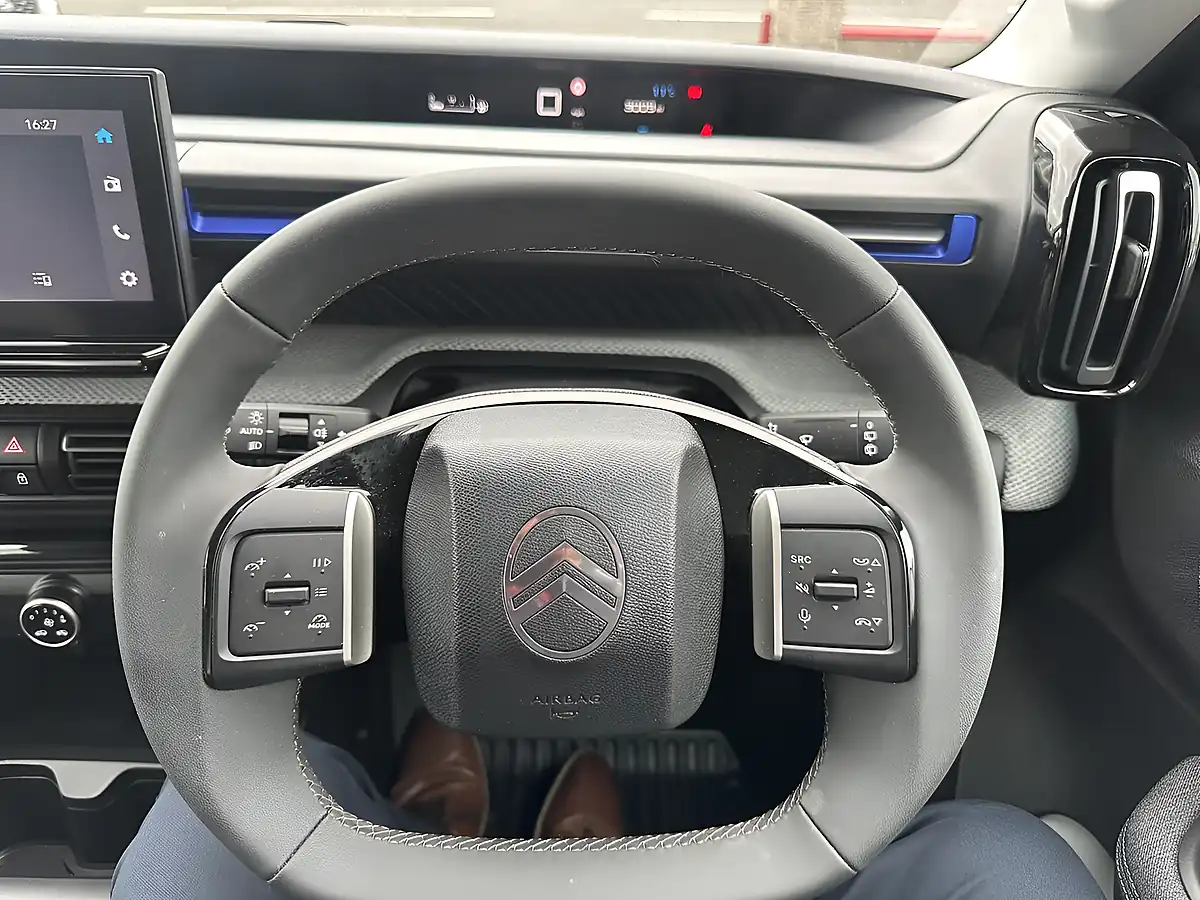 Used 2025 Citroen C3 Plus Perla Nera Black Metallic - Interior and Exterior details 17