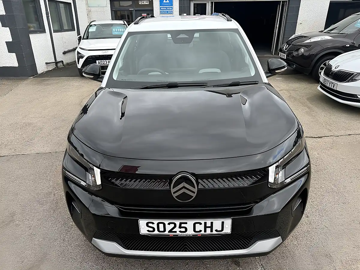 Used 2025 Citroen C3 Plus Perla Nera Black Metallic - Interior and Exterior details 5