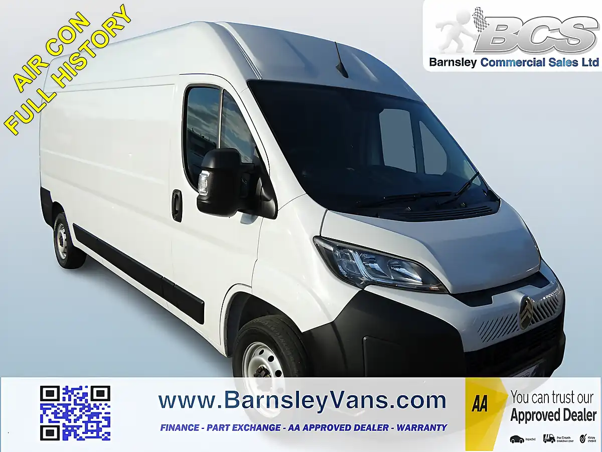 Used 2025 Citroen Relay Enterprise Icy White - Front View