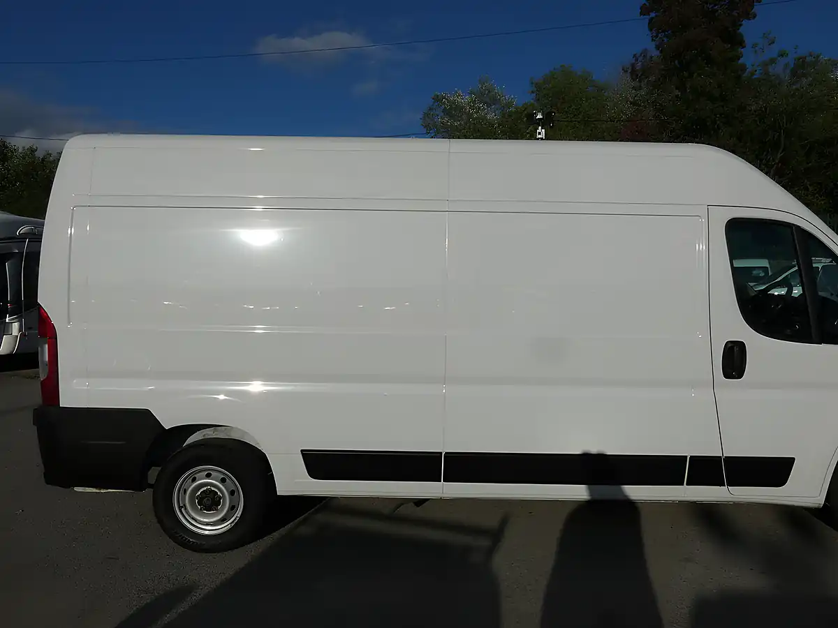 Used 2025 Citroen Relay Enterprise Icy White - Interior and Exterior details 13