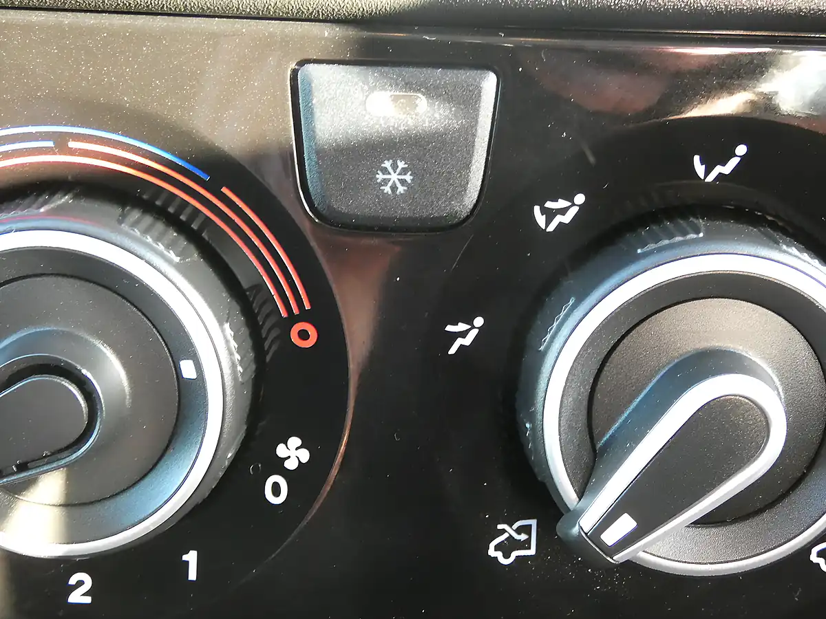Used 2025 Citroen Relay Enterprise Icy White - Interior and Exterior details 18