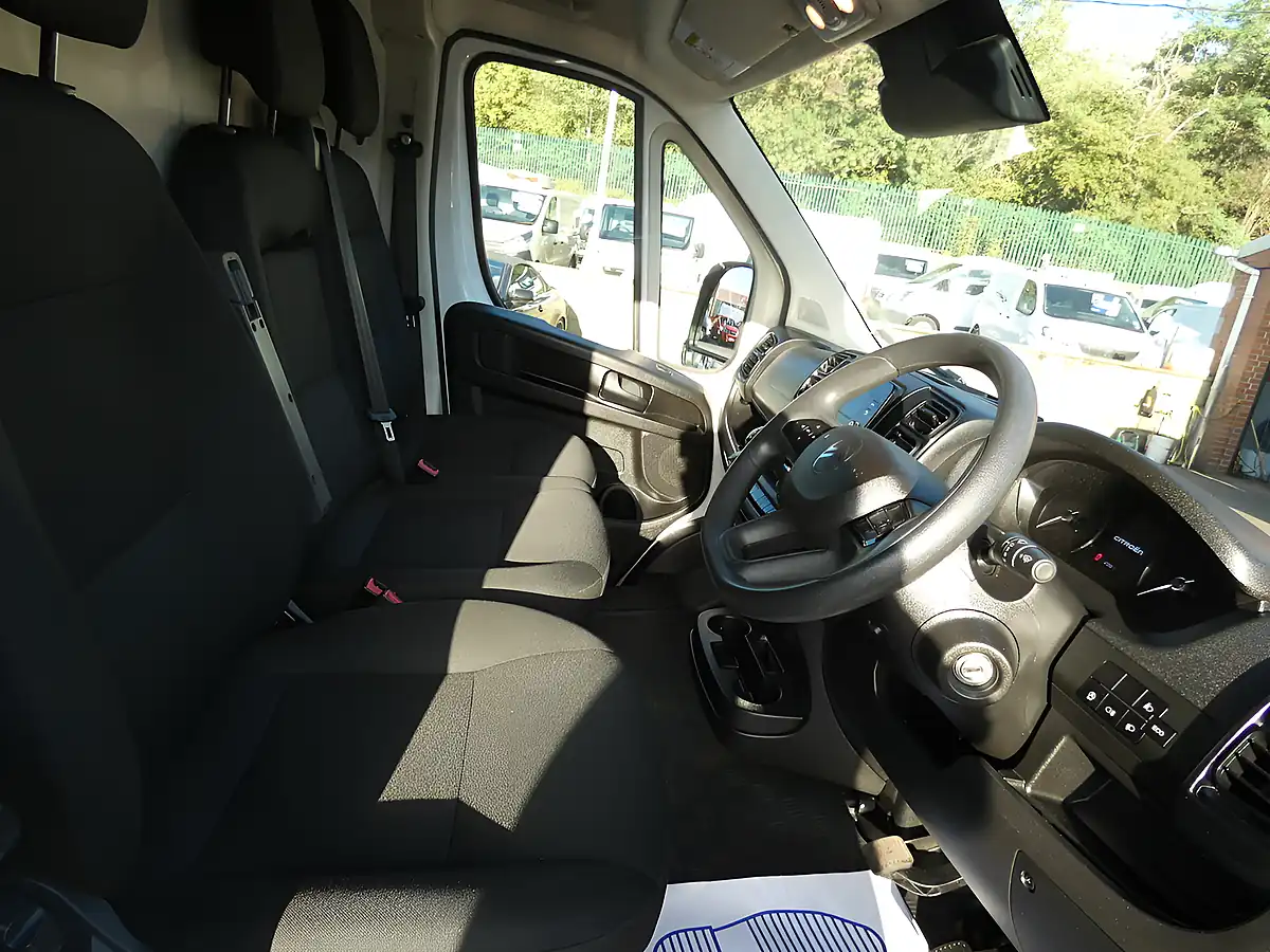Used 2025 Citroen Relay Enterprise Icy White - Interior and Exterior details 2