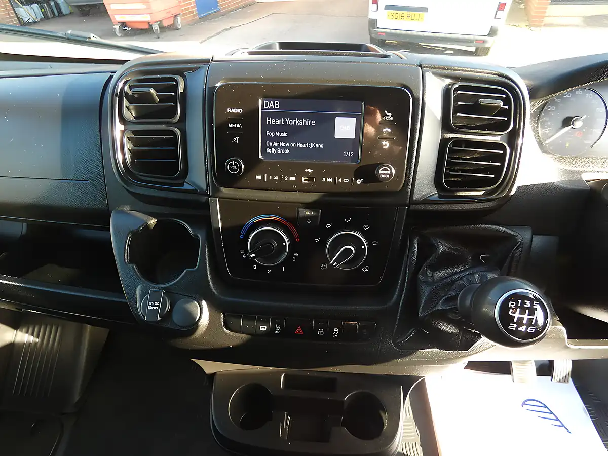 Used 2025 Citroen Relay Enterprise Icy White - Interior and Exterior details 8
