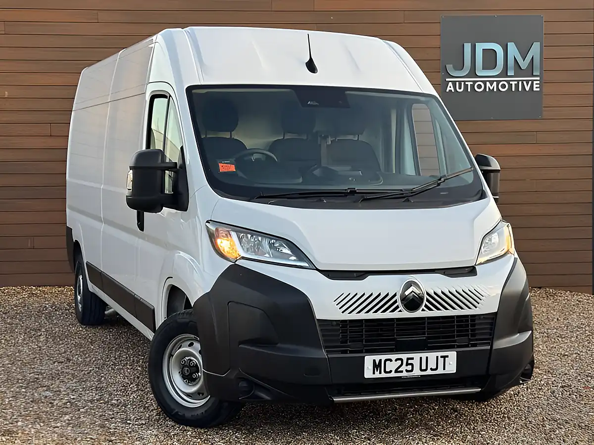 Used 2025 Citroen Relay Enterprise White - Front View