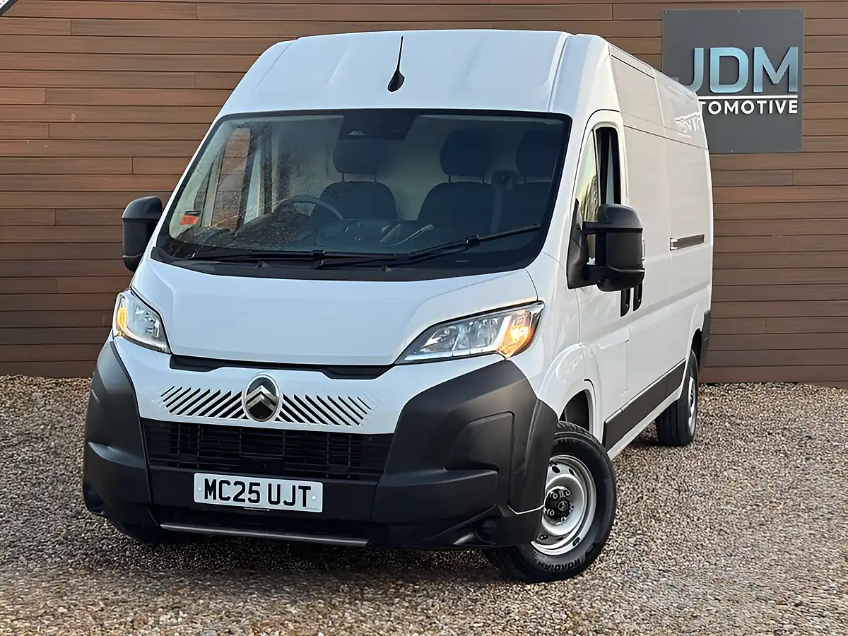 Used 2025 Citroen Relay Enterprise White - Interior and Exterior details 11