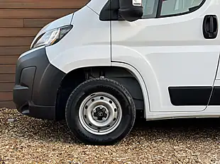 Used 2025 Citroen Relay Enterprise White - Interior and Exterior details 12