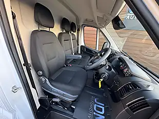 Used 2025 Citroen Relay Enterprise White - Interior and Exterior details 14