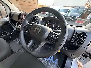 Used 2025 Citroen Relay Enterprise White - Interior and Exterior details 16