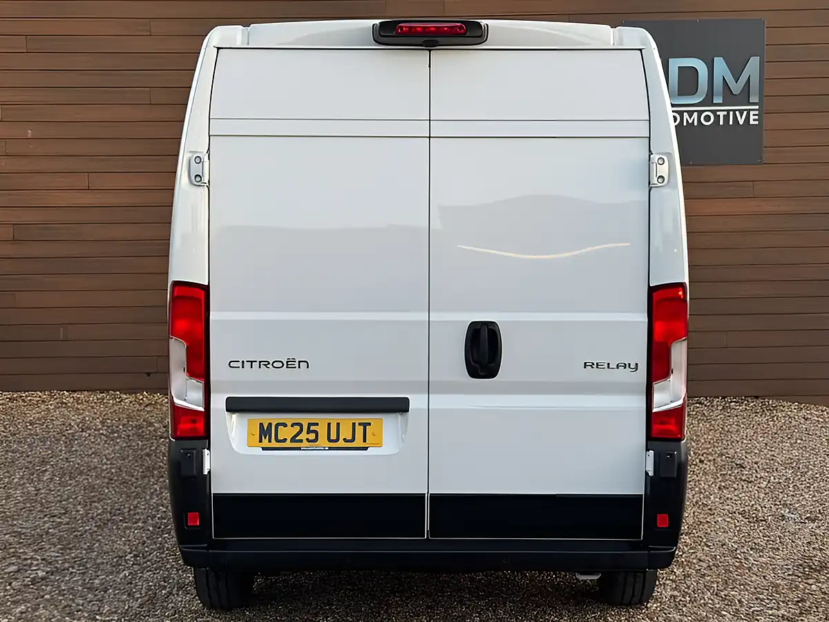 Used 2025 Citroen Relay Enterprise White - Interior and Exterior details 4