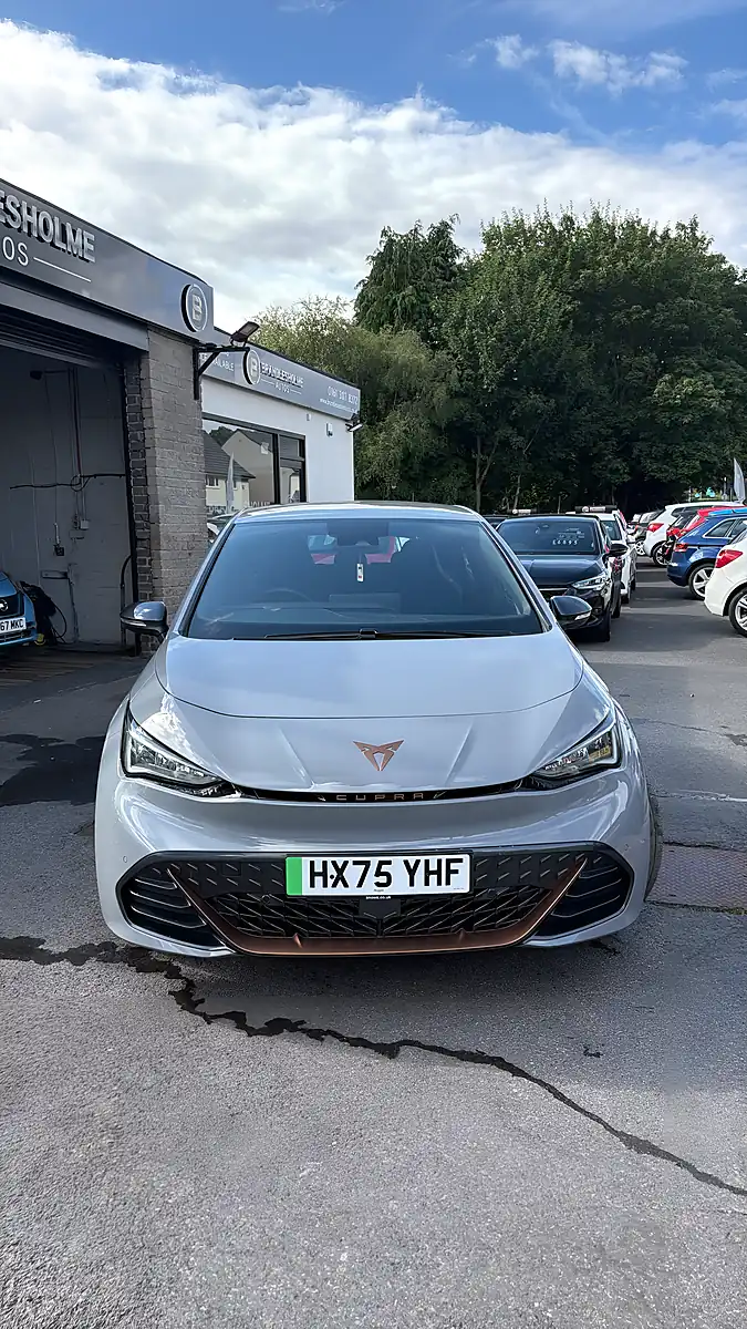 Used 2025 Cupra Born V1 Grey - Interior and Exterior details 3