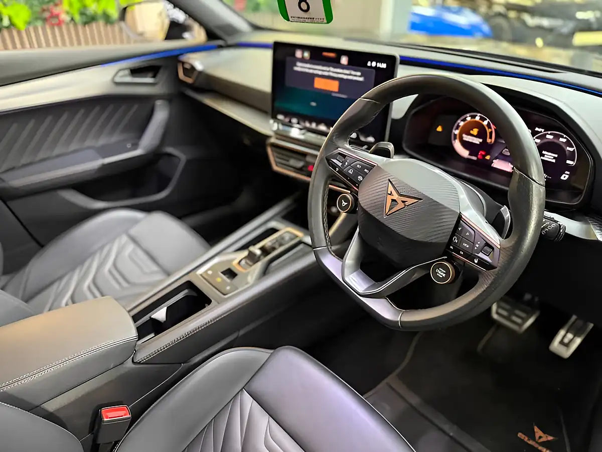 Used 2025 Cupra Formentor VZ2 Black - Interior and Exterior details 10
