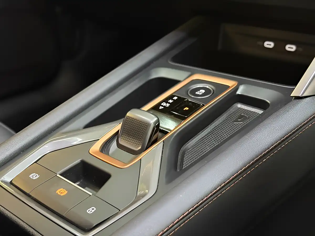 Used 2025 Cupra Formentor VZ2 Black - Interior and Exterior details 13