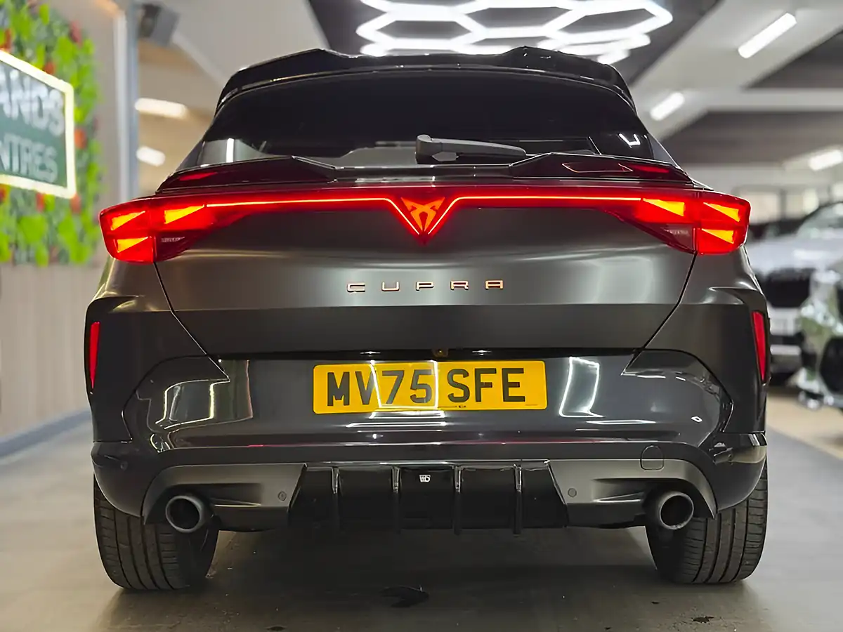 Used 2025 Cupra Formentor VZ2 Black - Interior and Exterior details 14