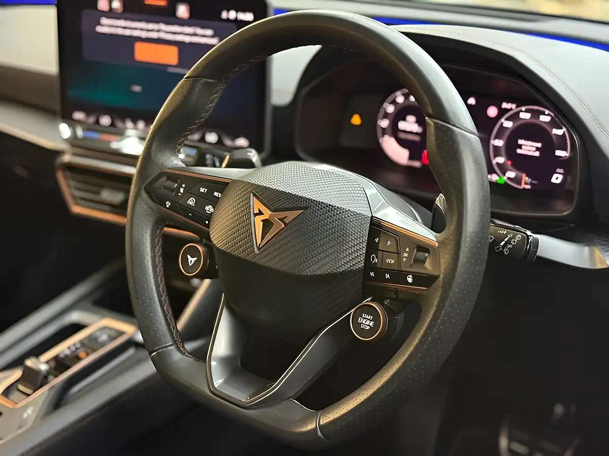 Used 2025 Cupra Formentor VZ2 Black - Interior and Exterior details 15
