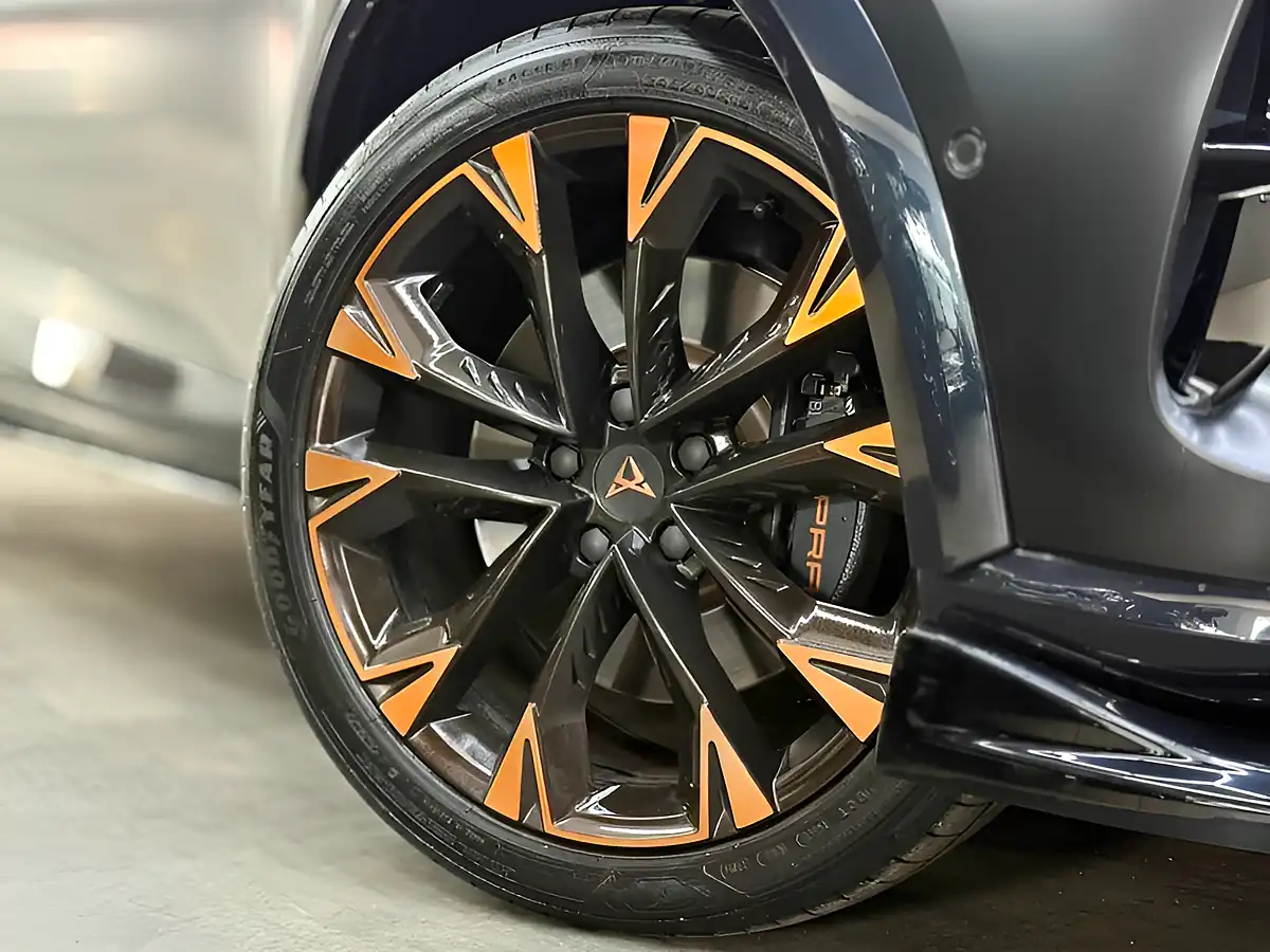 Used 2025 Cupra Formentor VZ2 Black - Interior and Exterior details 6