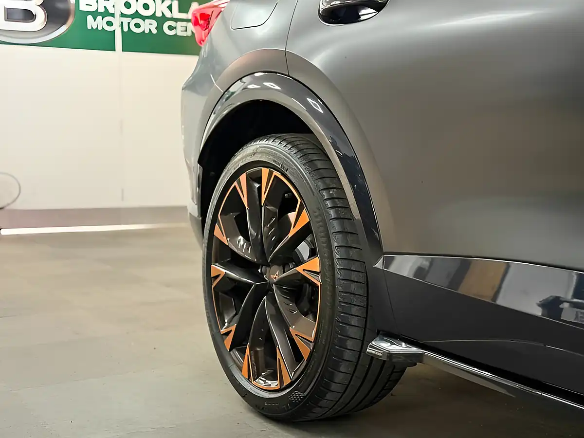 Used 2025 Cupra Formentor VZ2 Black - Interior and Exterior details 8
