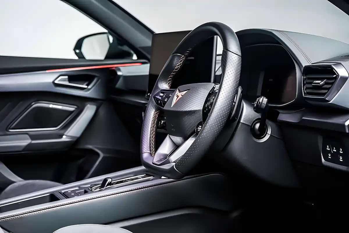 Used 2025 Cupra Formentor VZ3 Grey - Interior and Exterior details 10