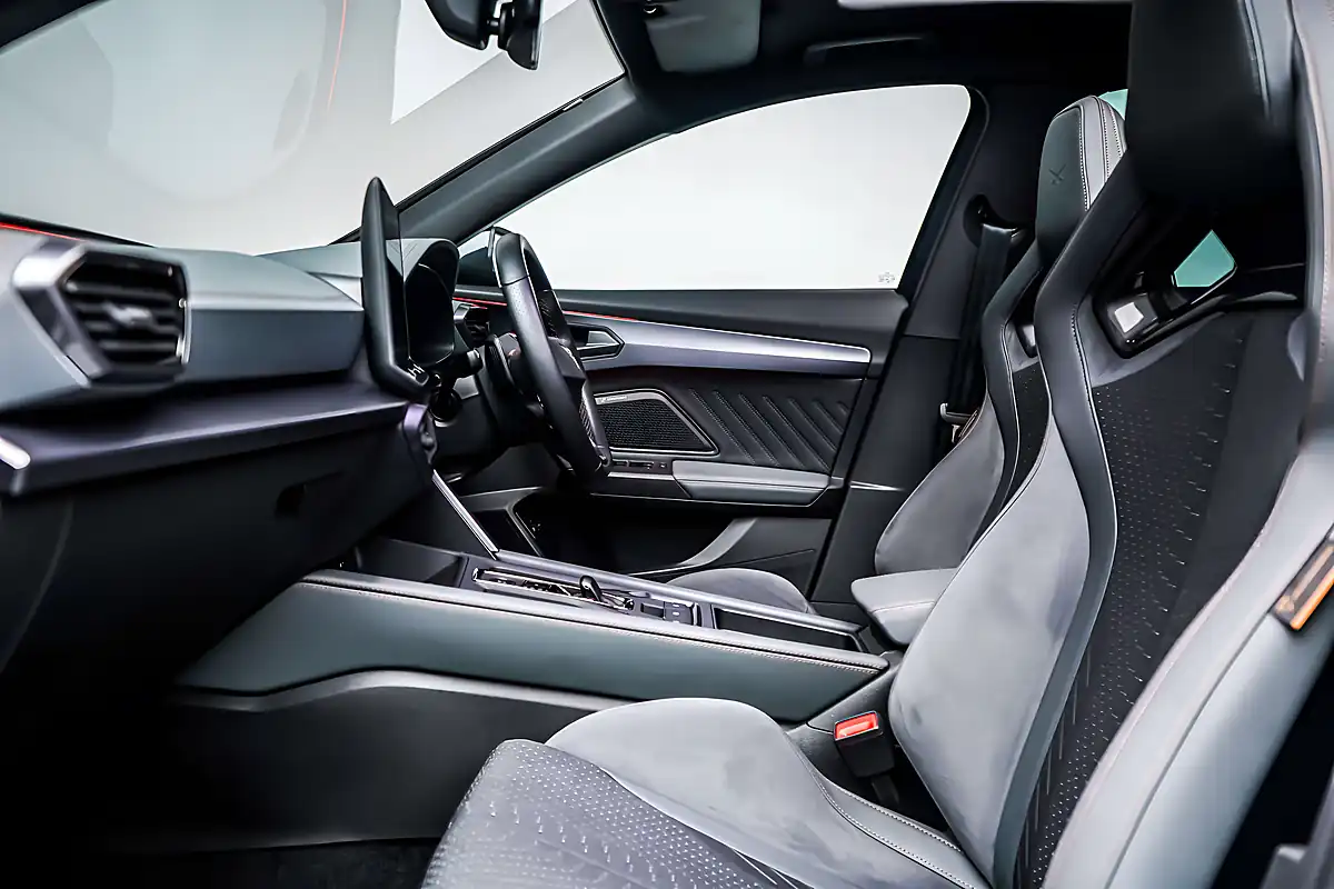 Used 2025 Cupra Formentor VZ3 Grey - Interior and Exterior details 8