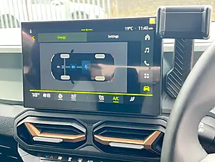 Used 2025 Dacia Duster Extreme Beige - Interior and Exterior details 13