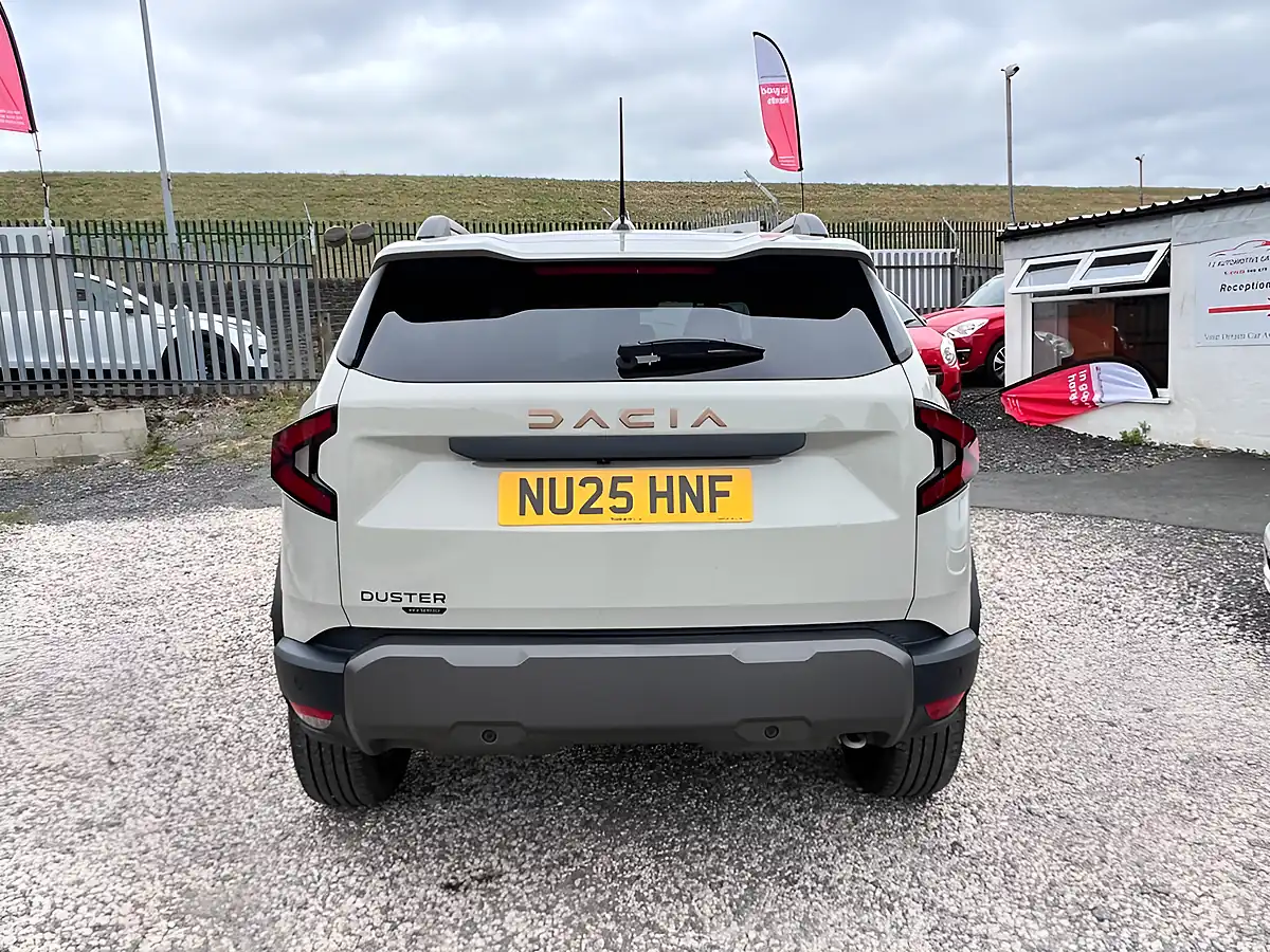 Used 2025 Dacia Duster Extreme Beige - Interior and Exterior details 16
