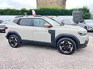 Used 2025 Dacia Duster Extreme Beige - Interior and Exterior details 5