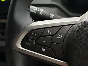 Used 2025 Dacia Duster Extreme Cedar Green - Interior and Exterior details 17