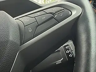Used 2025 Dacia Duster Extreme Cedar Green - Interior and Exterior details 18