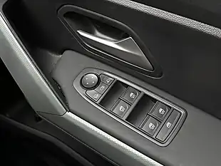 Used 2025 Dacia Duster Extreme Cedar Green - Interior and Exterior details 19