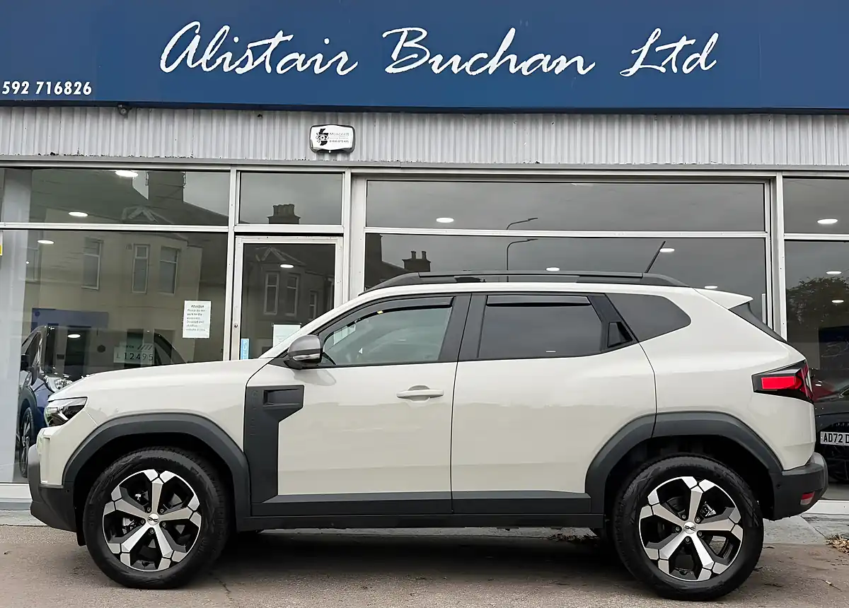 Used 2025 Dacia Duster Journey Beige - Interior and Exterior details 10