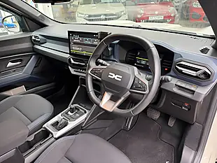 Used 2025 Dacia Duster Journey Beige - Interior and Exterior details 13