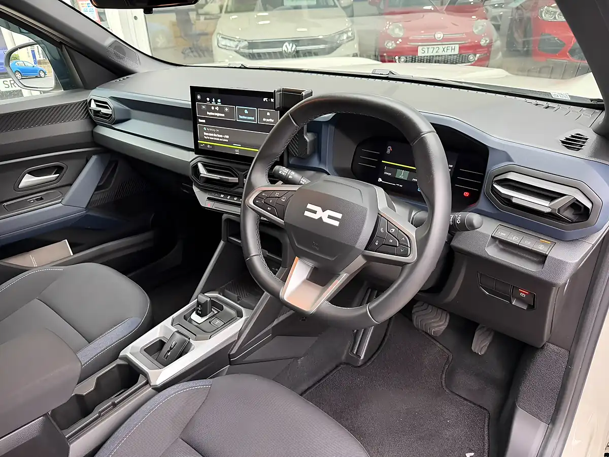 Used 2025 Dacia Duster Journey Beige - Interior and Exterior details 13