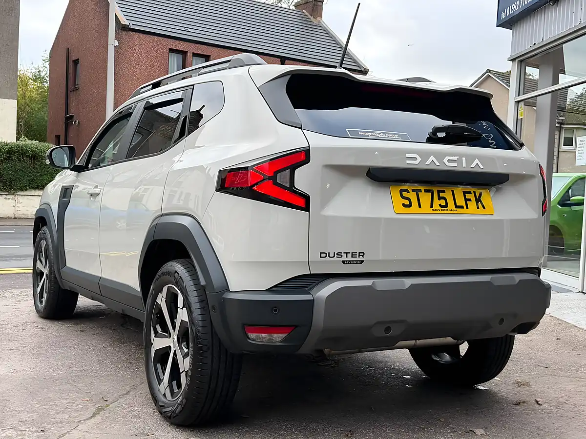 Used 2025 Dacia Duster Journey Beige - Interior and Exterior details 5