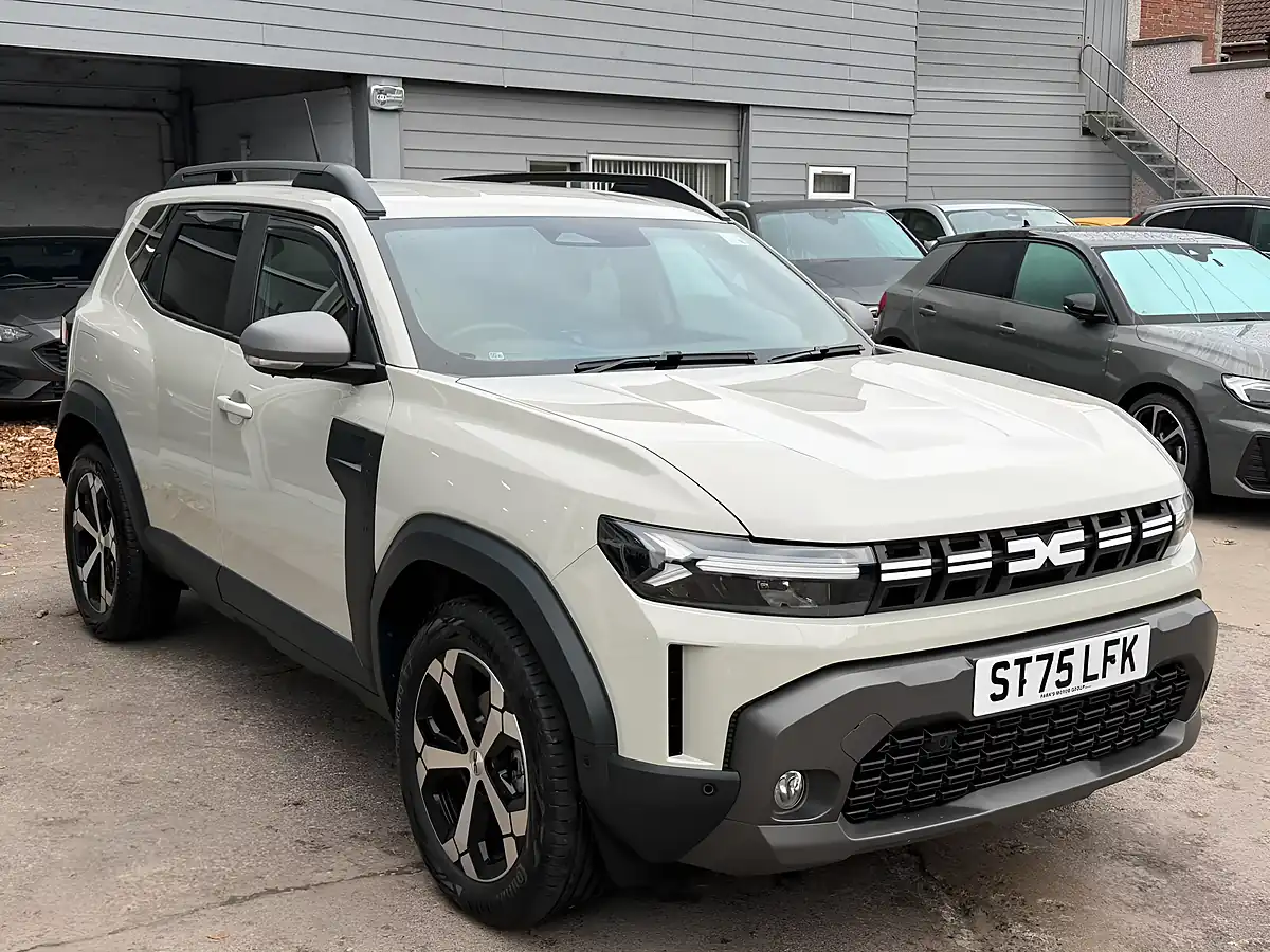 Used 2025 Dacia Duster Journey Beige - Interior and Exterior details 6
