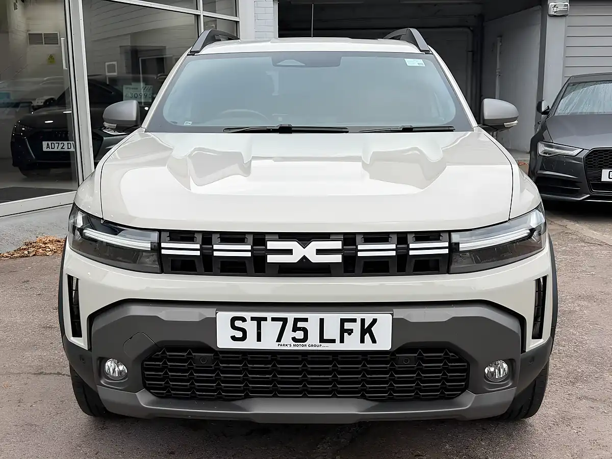 Used 2025 Dacia Duster Journey Beige - Interior and Exterior details 8